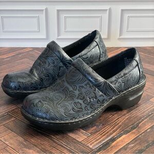 BOC Black and Blue Peggy Clog Paisley Size‎ 10